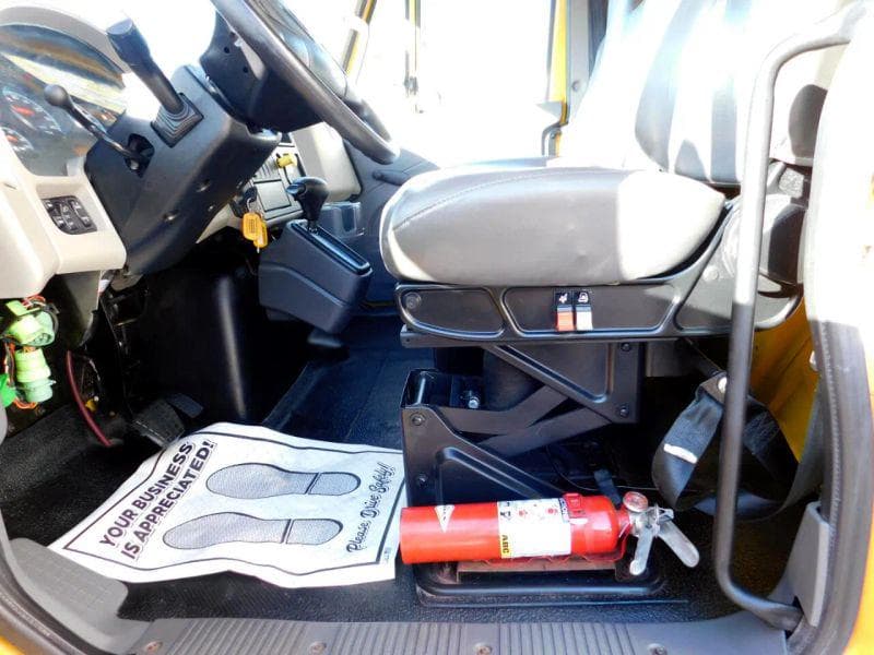 2019 International 4300 image 13