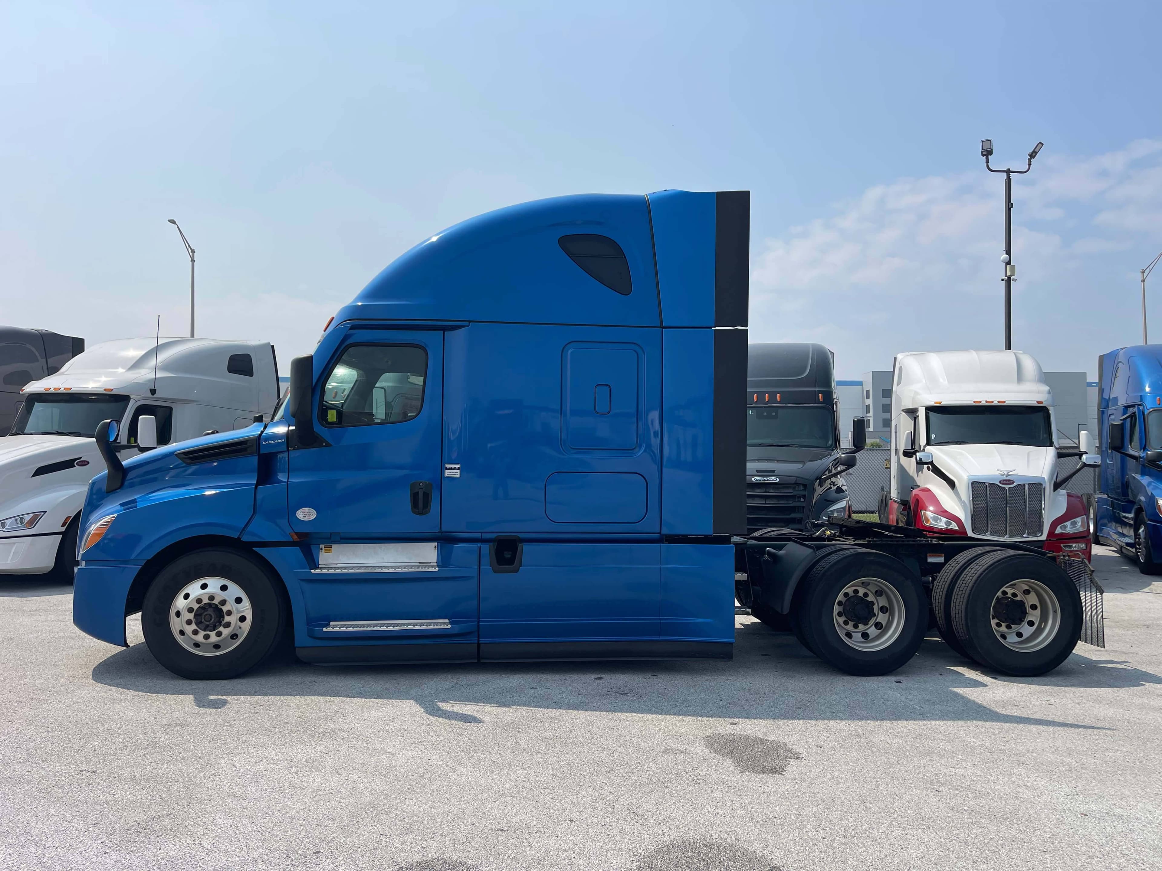 2022 Freightliner Cascadia 126 image 4