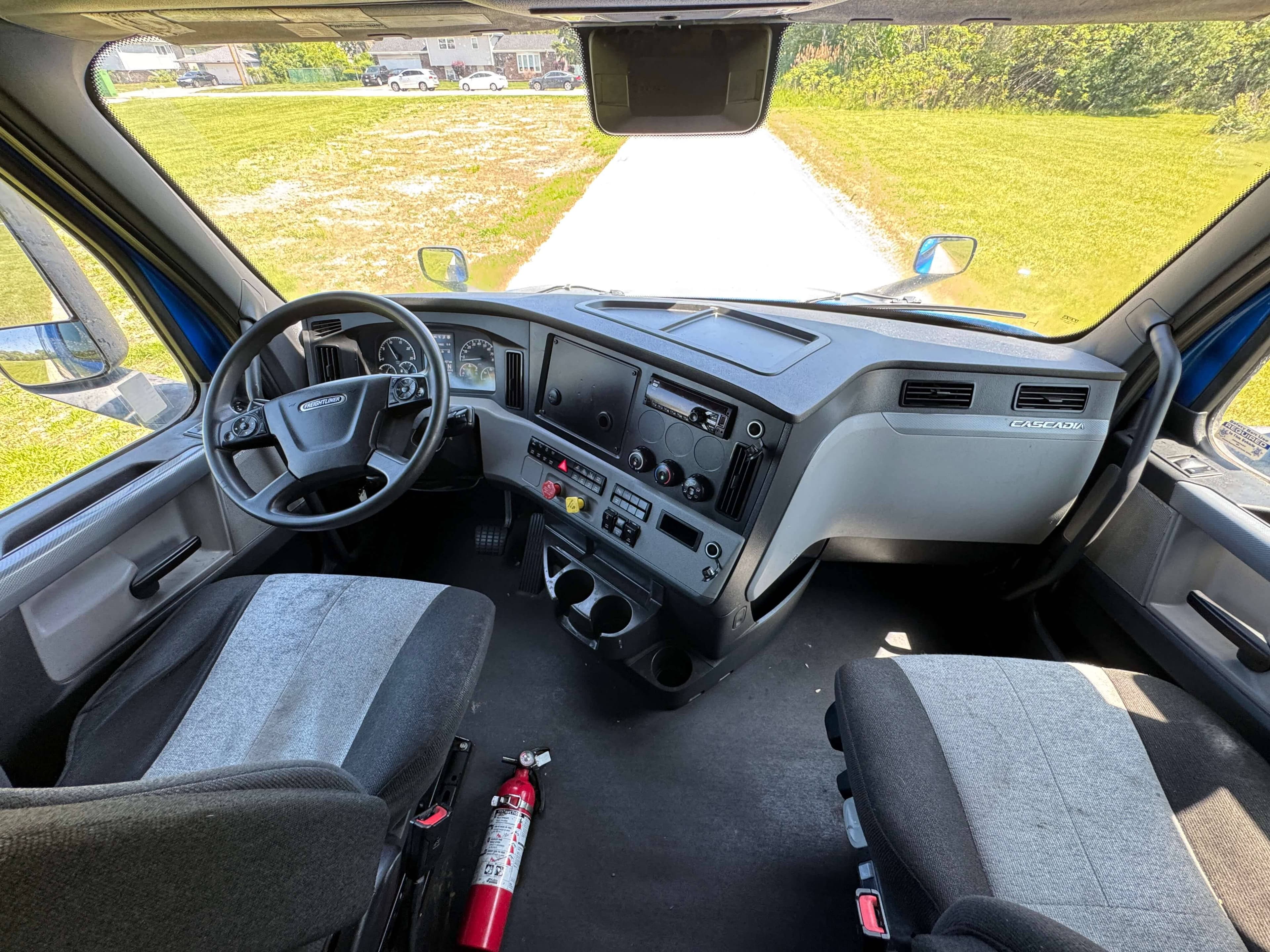 2022 Freightliner Cascadia 126 image 15