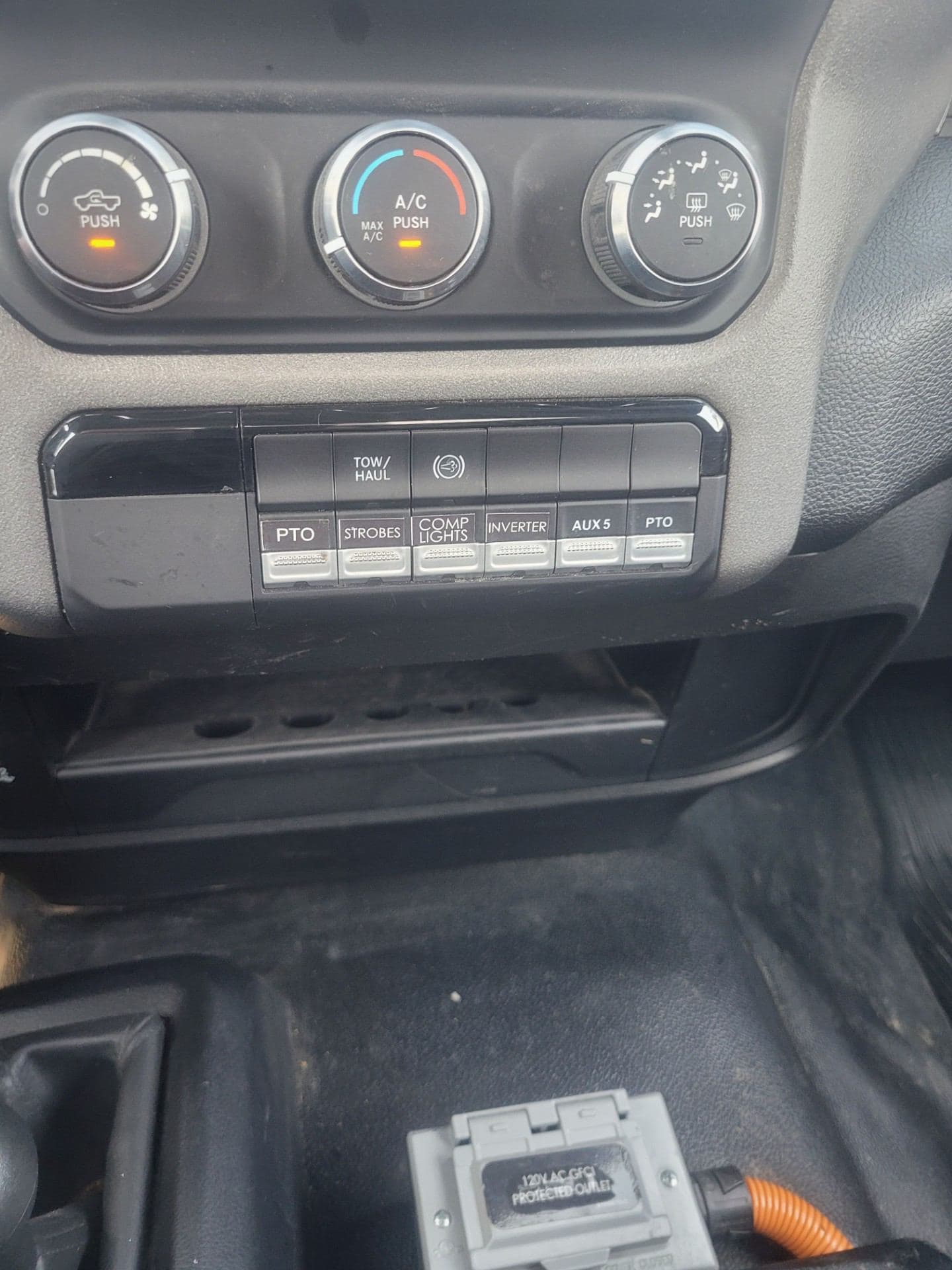 2022 Ram 5500 image 5