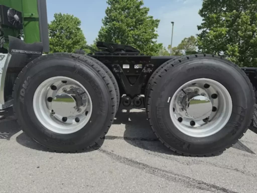 2022 Kenworth T680 image 7