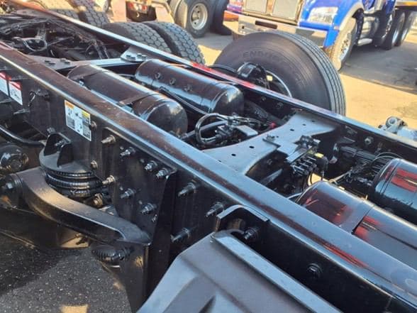 2025 Kenworth T880 image 14