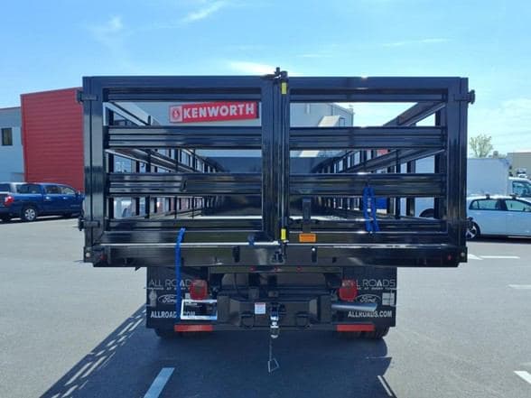 2025 Ford F600 image 4