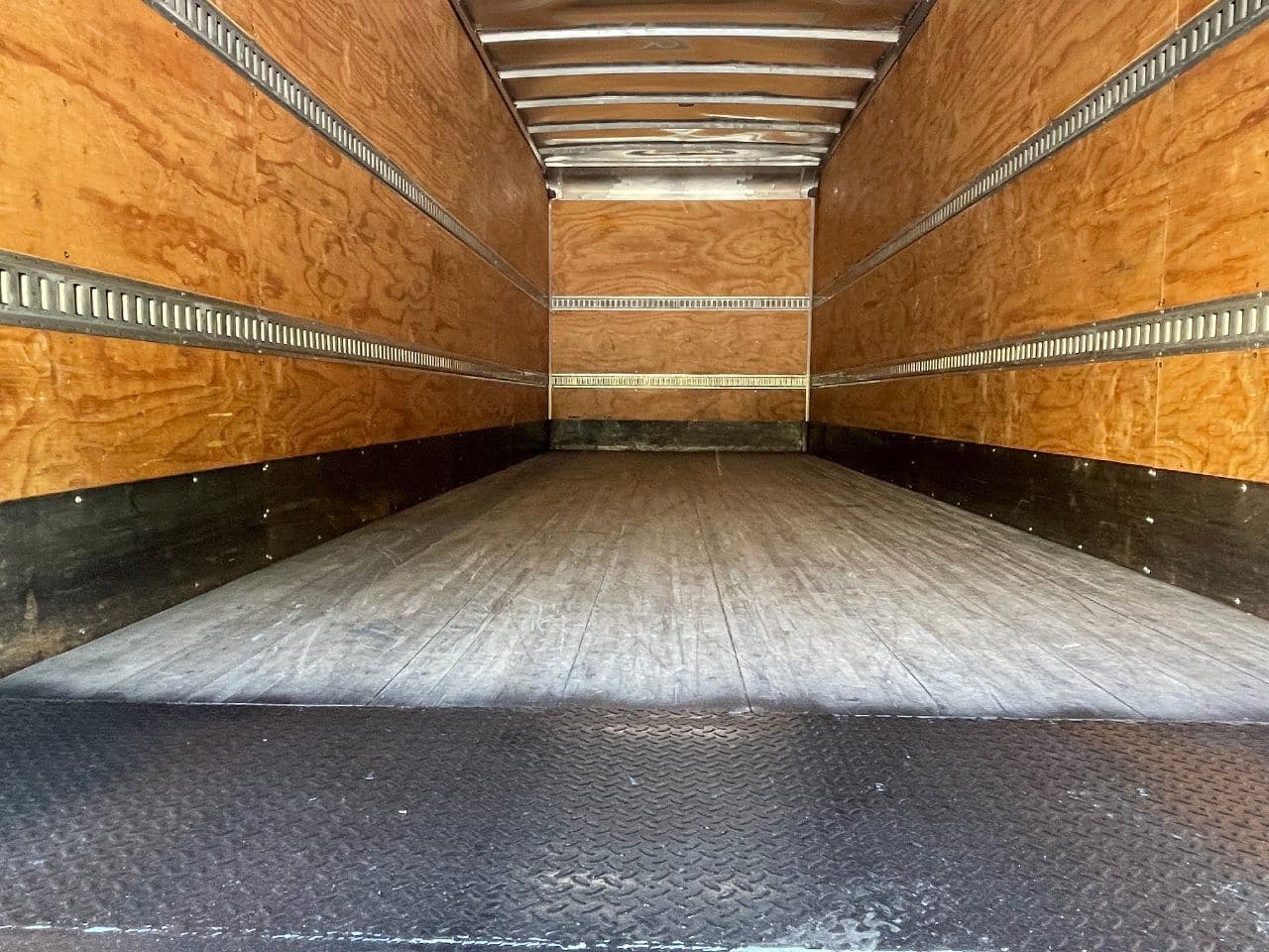 2022 Freightliner M2106 image 10