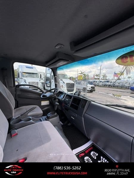 2019 Isuzu NRR image 21