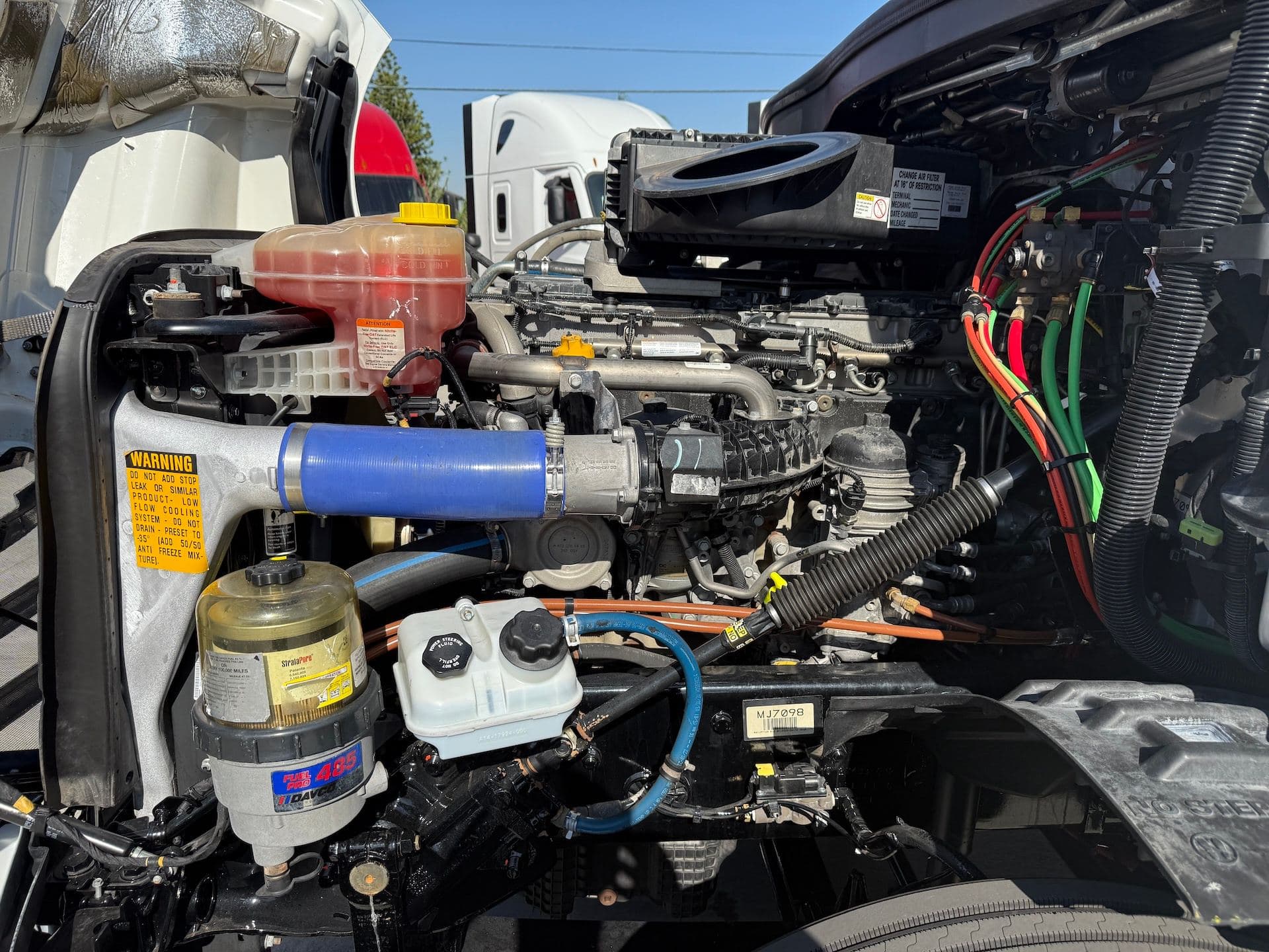 2021 Freightliner Cascadia 126 image 13