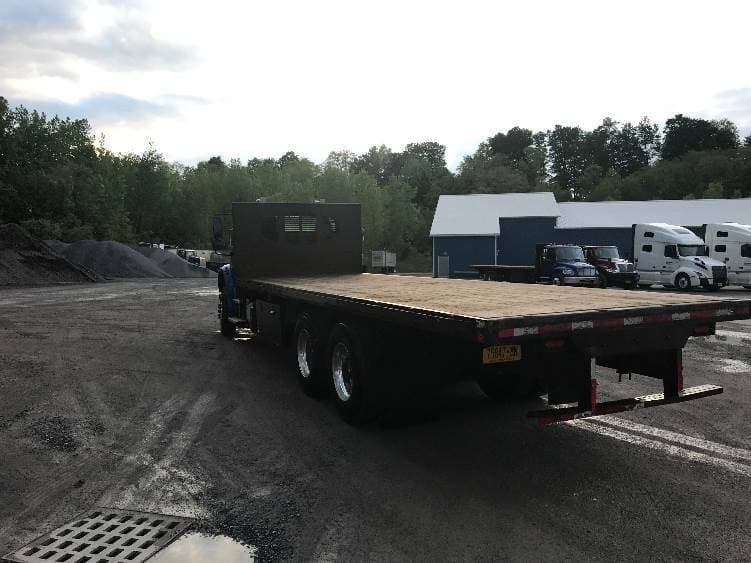 2021 Freightliner M2 image 4