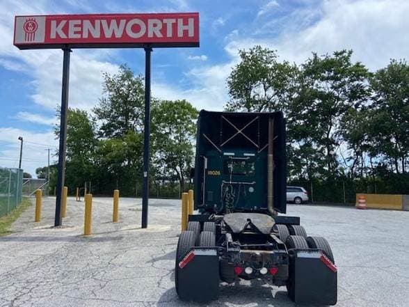 2019 Kenworth T680 image 2