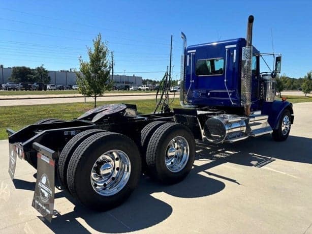 2021 Kenworth W9 Series image 5