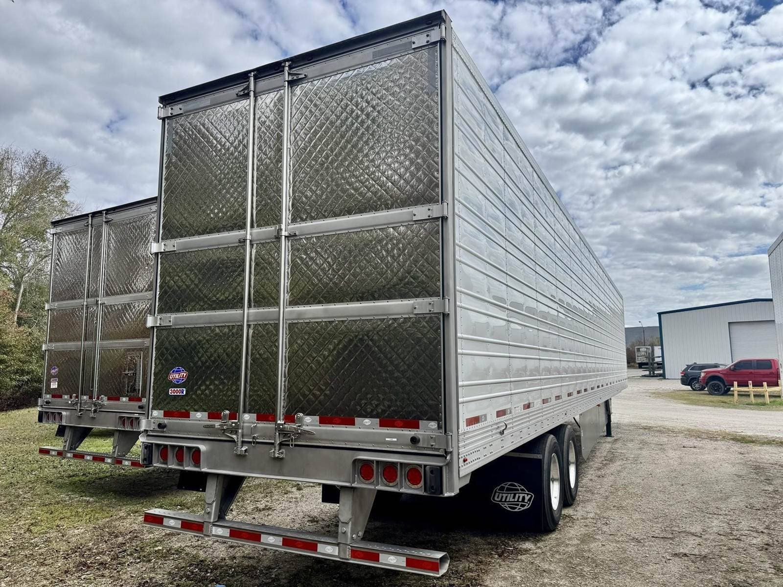 2027 Utility 3000R image 6