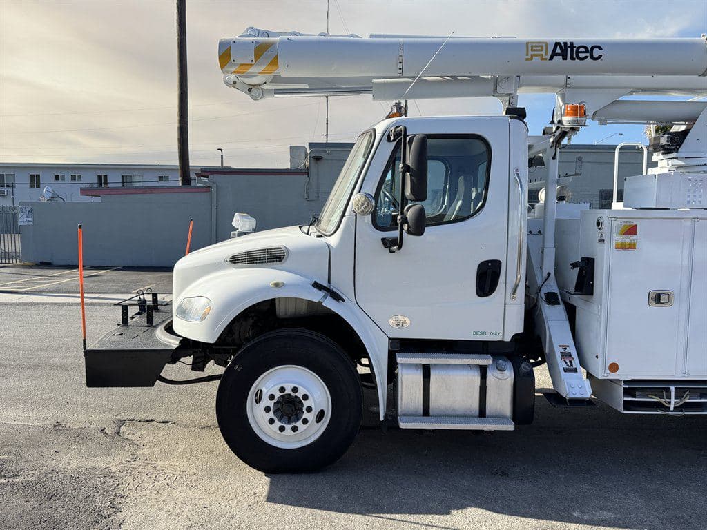2015 Freightliner M2 106 image 6