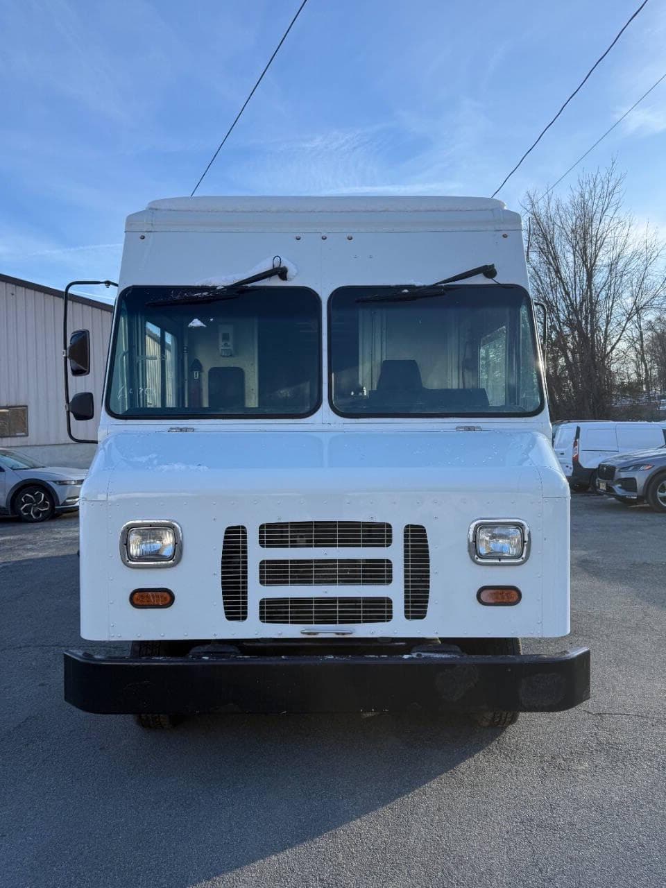 2018 Ford E-Series image 10