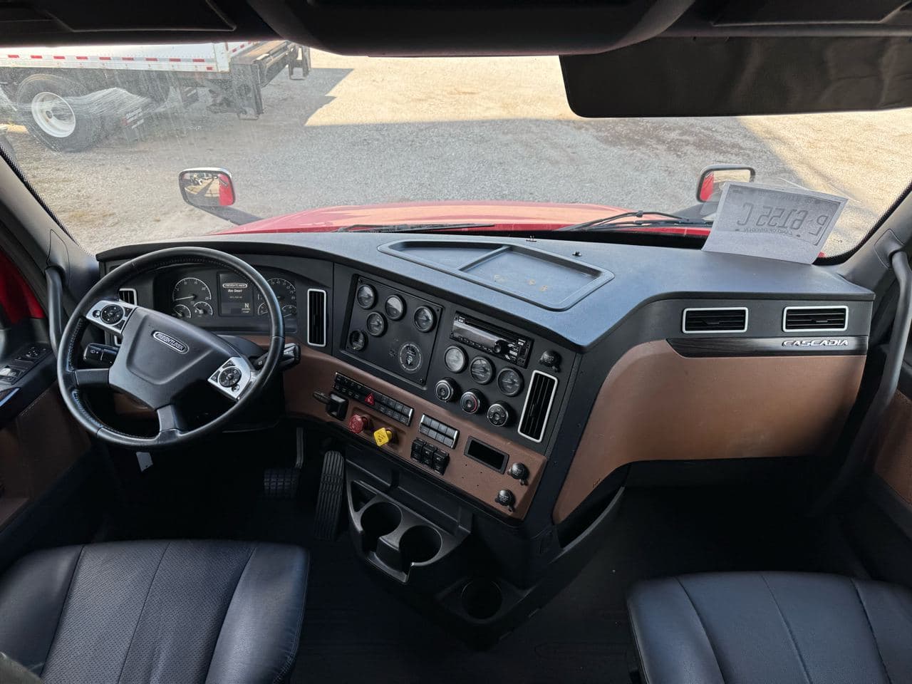 2018 Freightliner Cascadia image 12