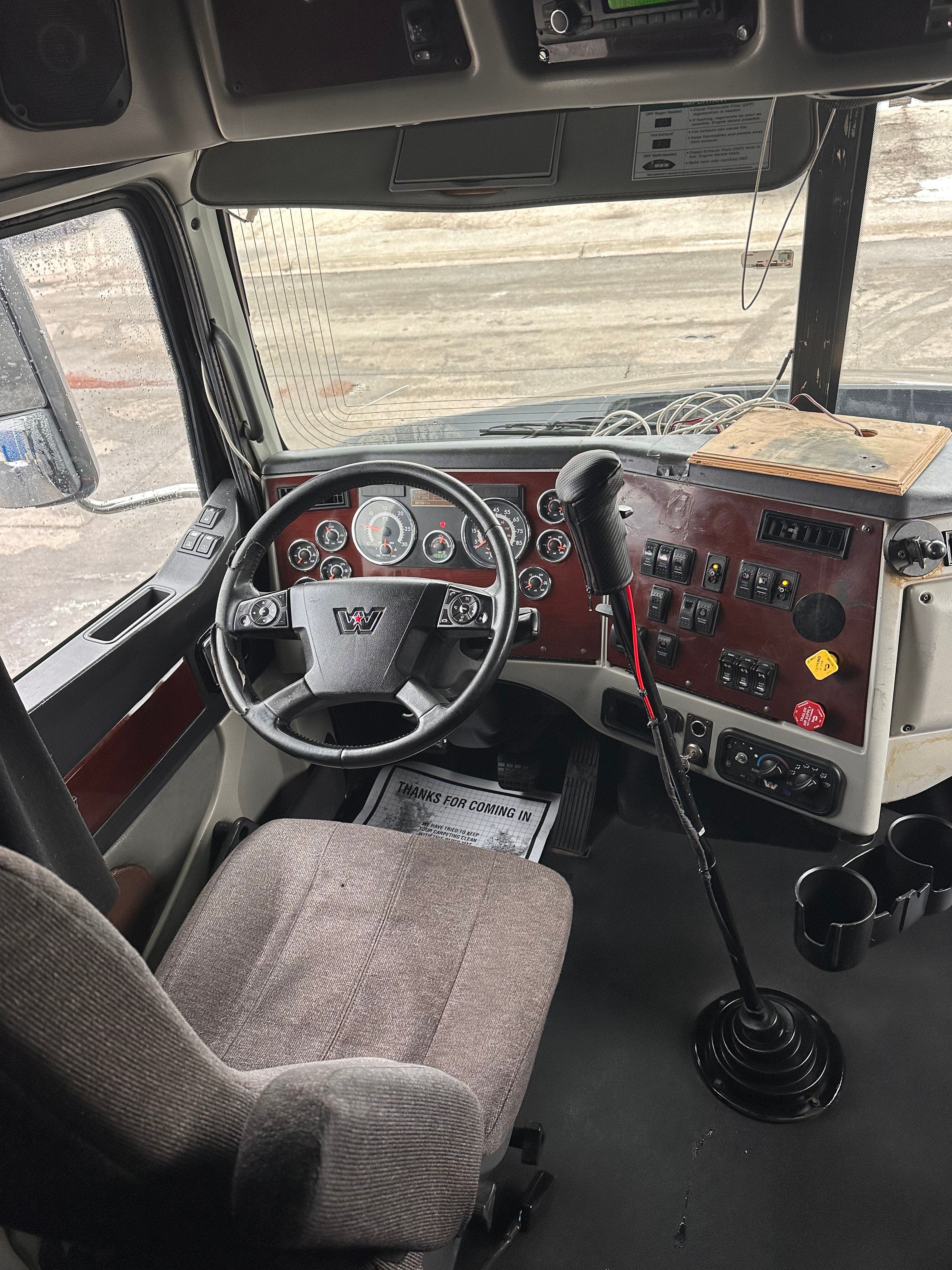 2016 Western Star 5700 image 7