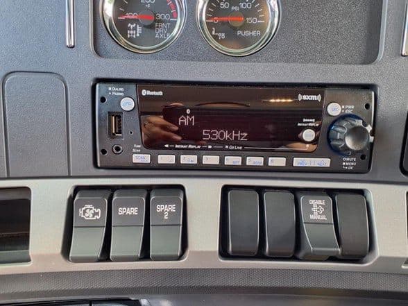 2025 Kenworth T880 image 24