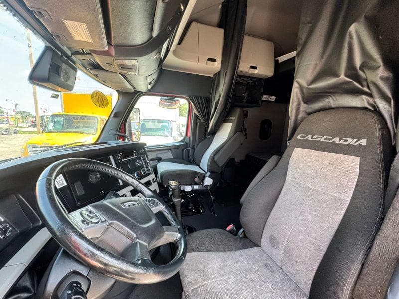 2023 Freightliner Cascadia image 22