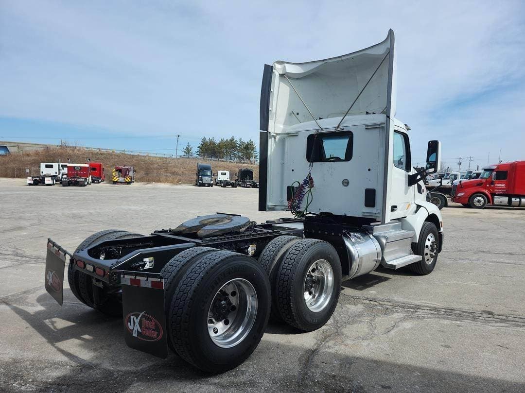 2020 Peterbilt 579 image 8