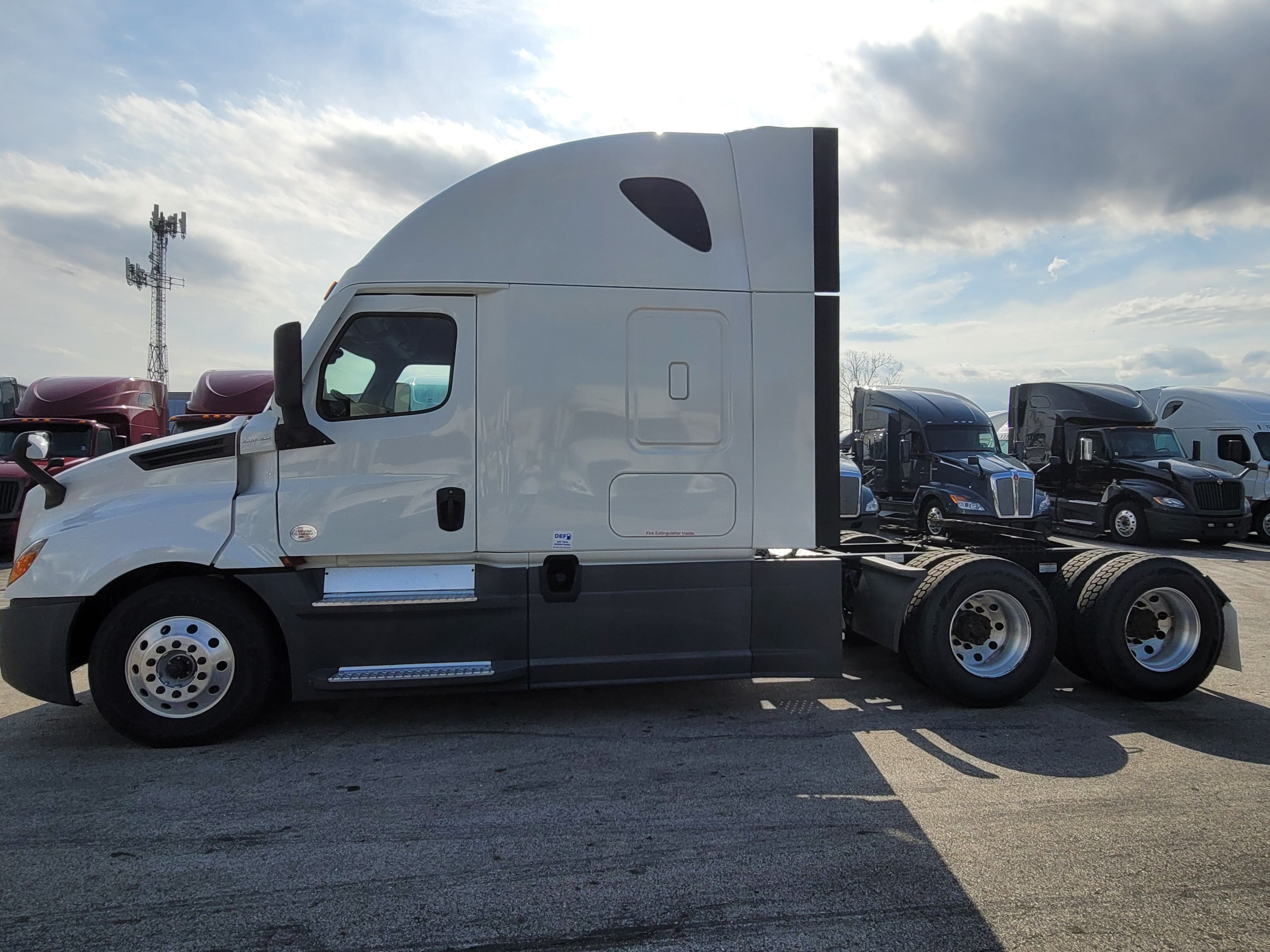 2022 Freightliner Cascadia 126 image 2