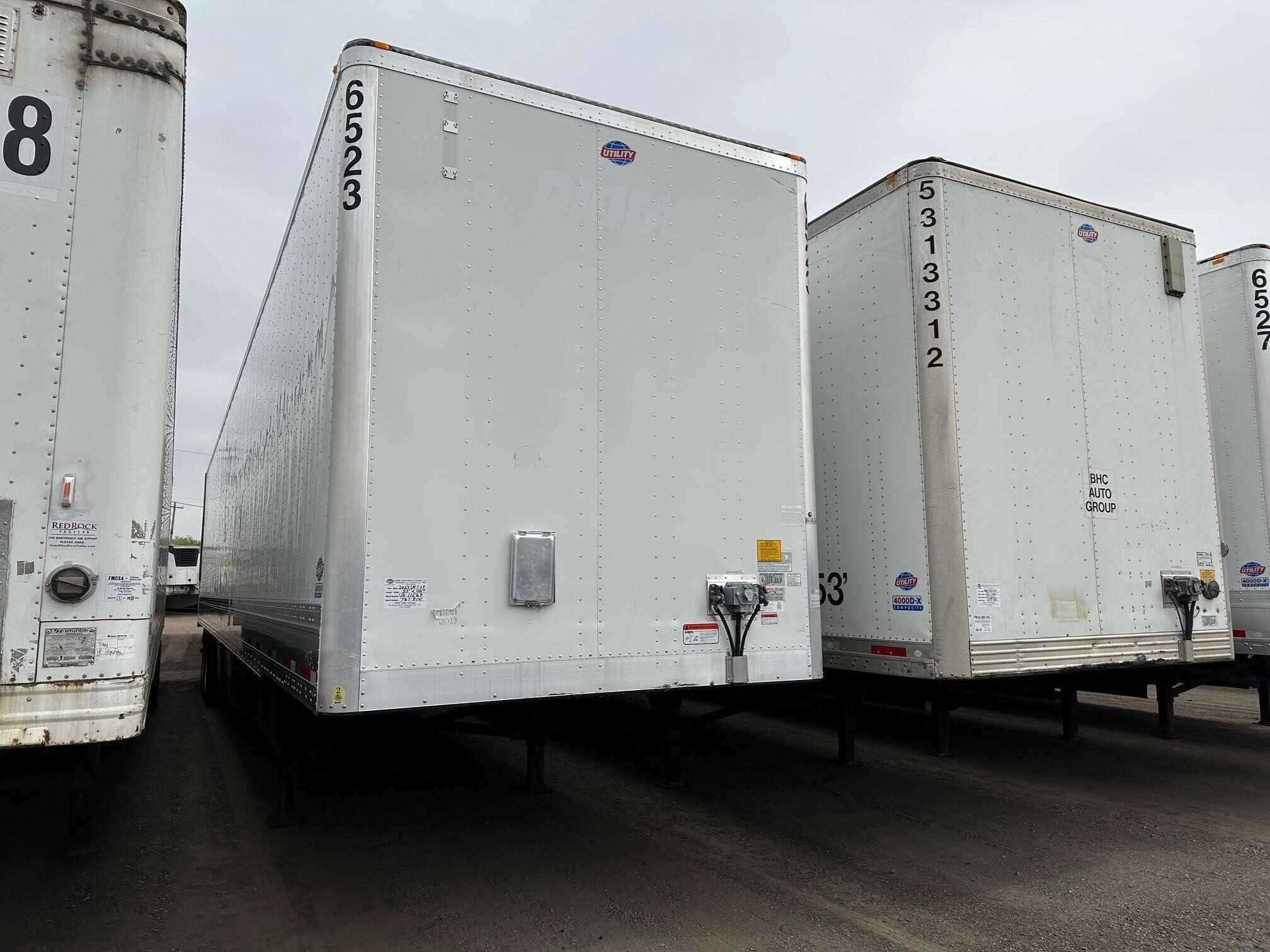 2020 Utility 4000D-X image 1