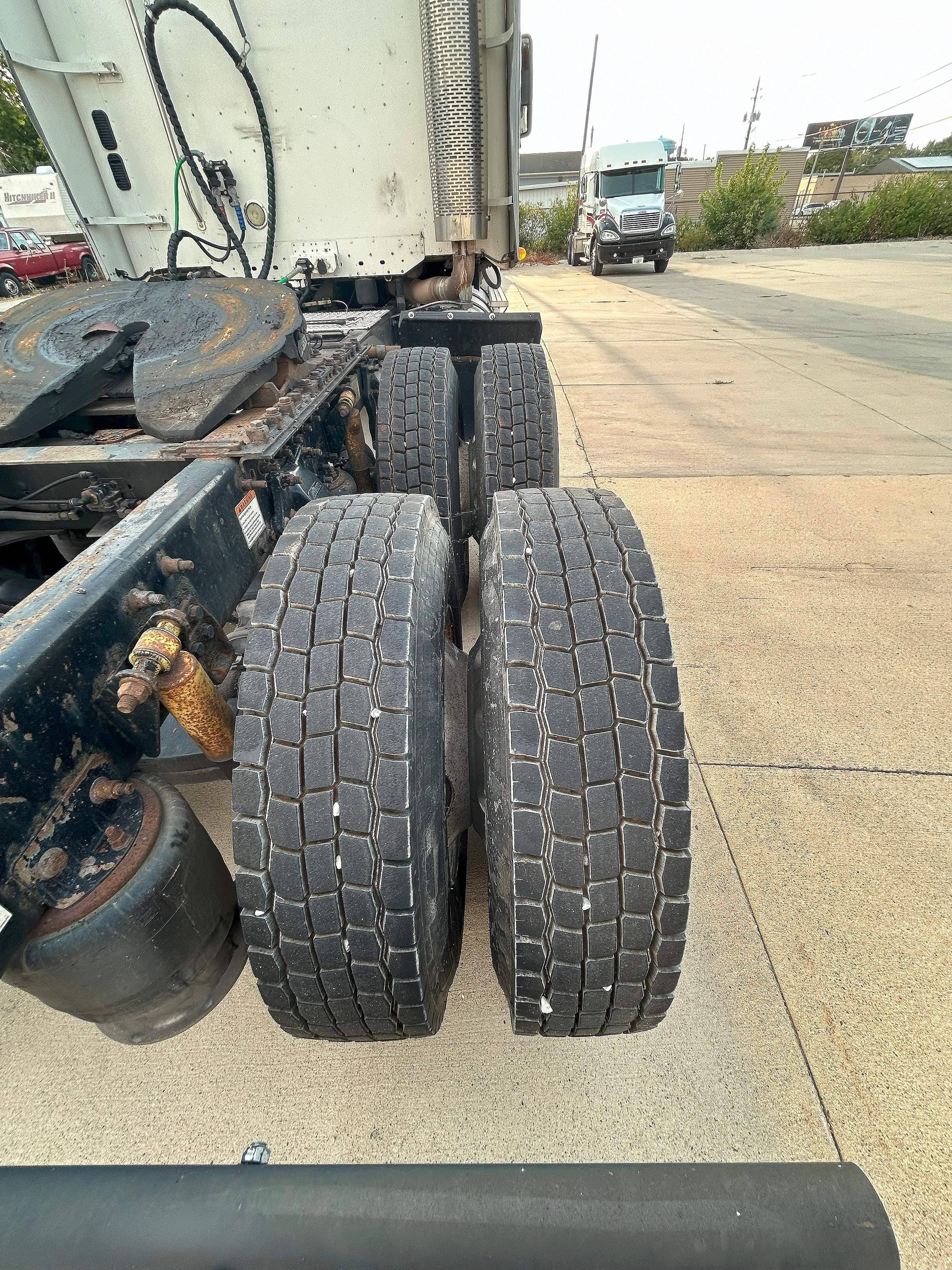 2007 Freightliner ST120 image 6