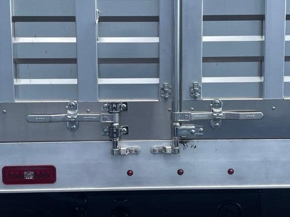 2024 Isuzu 3500 image 10