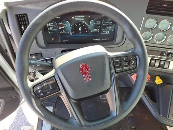 2026 Kenworth T880 image 14