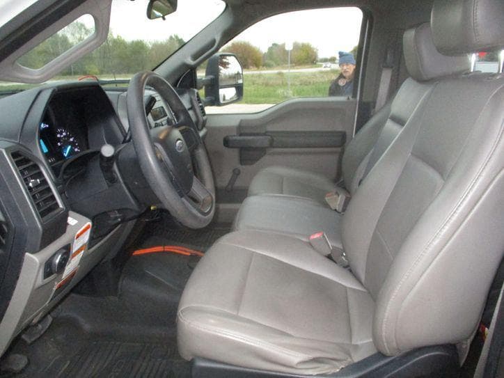 2017 Ford F-550 BUCKET TRUCK 92K MILES image 15