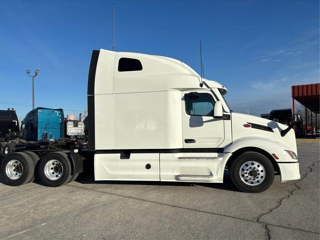 2024 Peterbilt 579 image 6