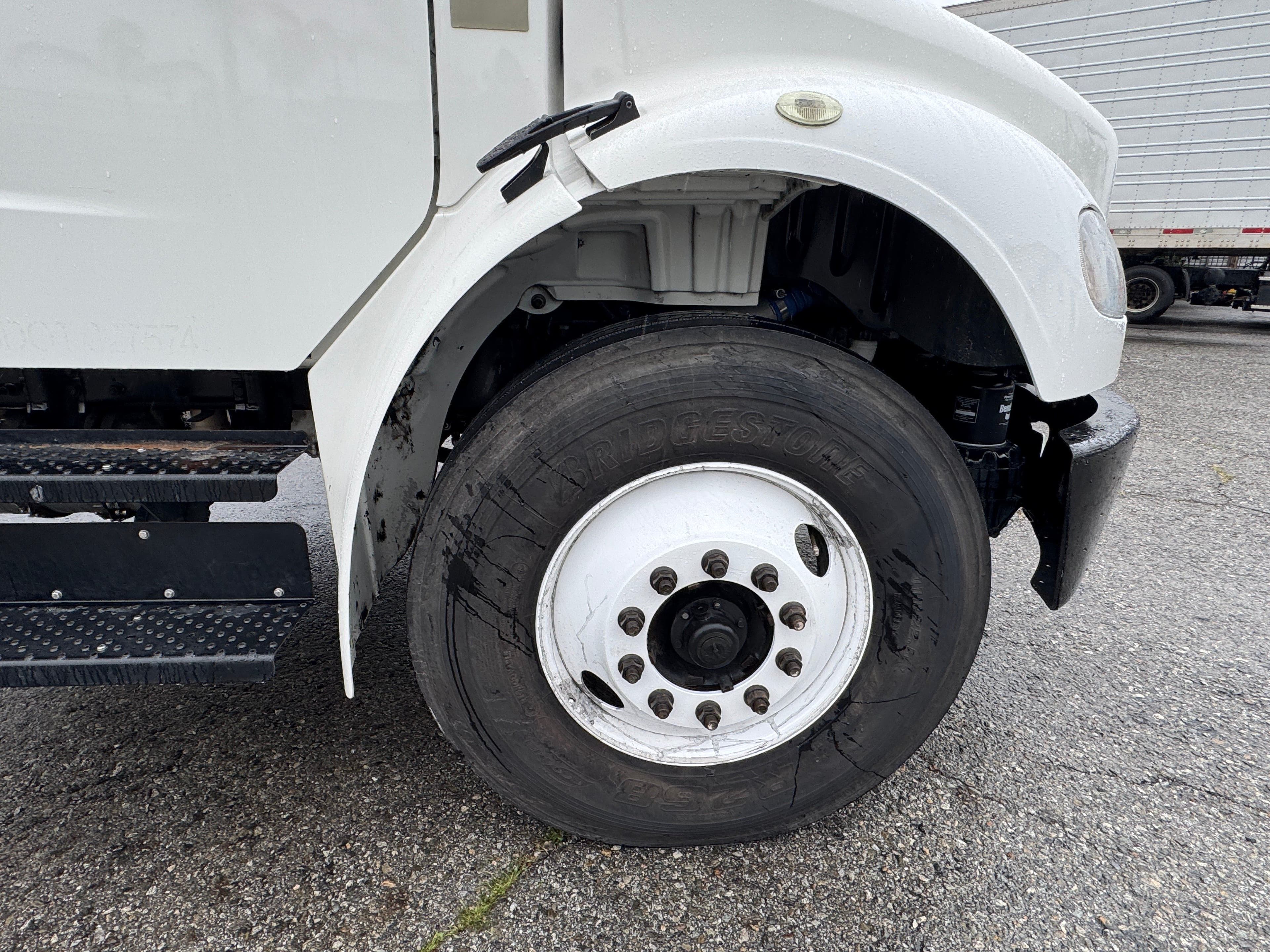 2018 Freightliner BUSINESS CLASS M2 106 image 14