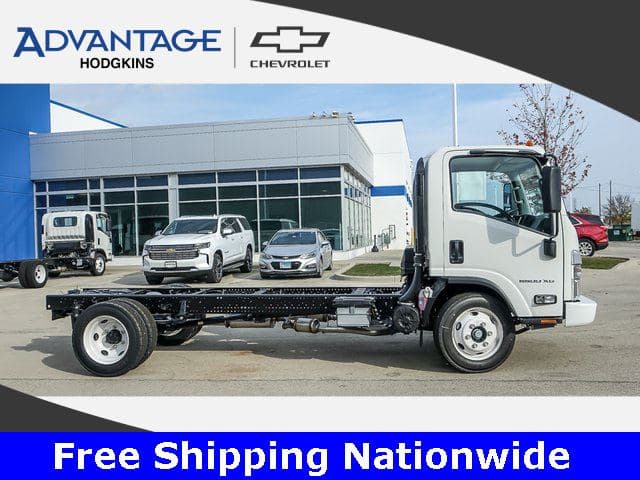 2025 Chevrolet 5500 XG LCF Gas Work Truck 150" Wheelbase Cab Chassis image 2