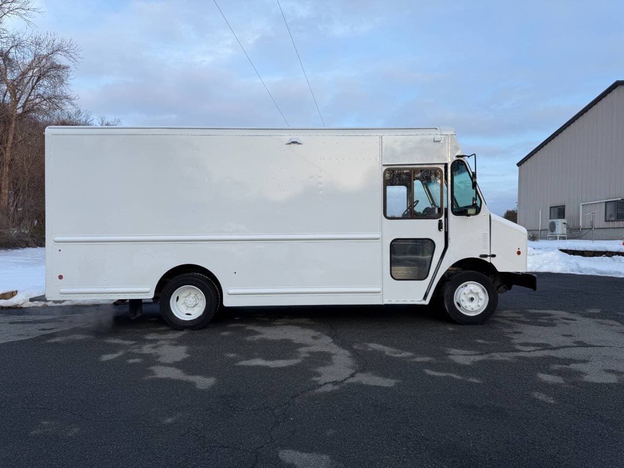 2020 Freightliner MT45 image 1