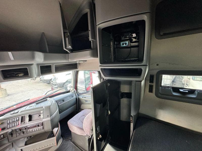 2021 Volvo VNL image 50