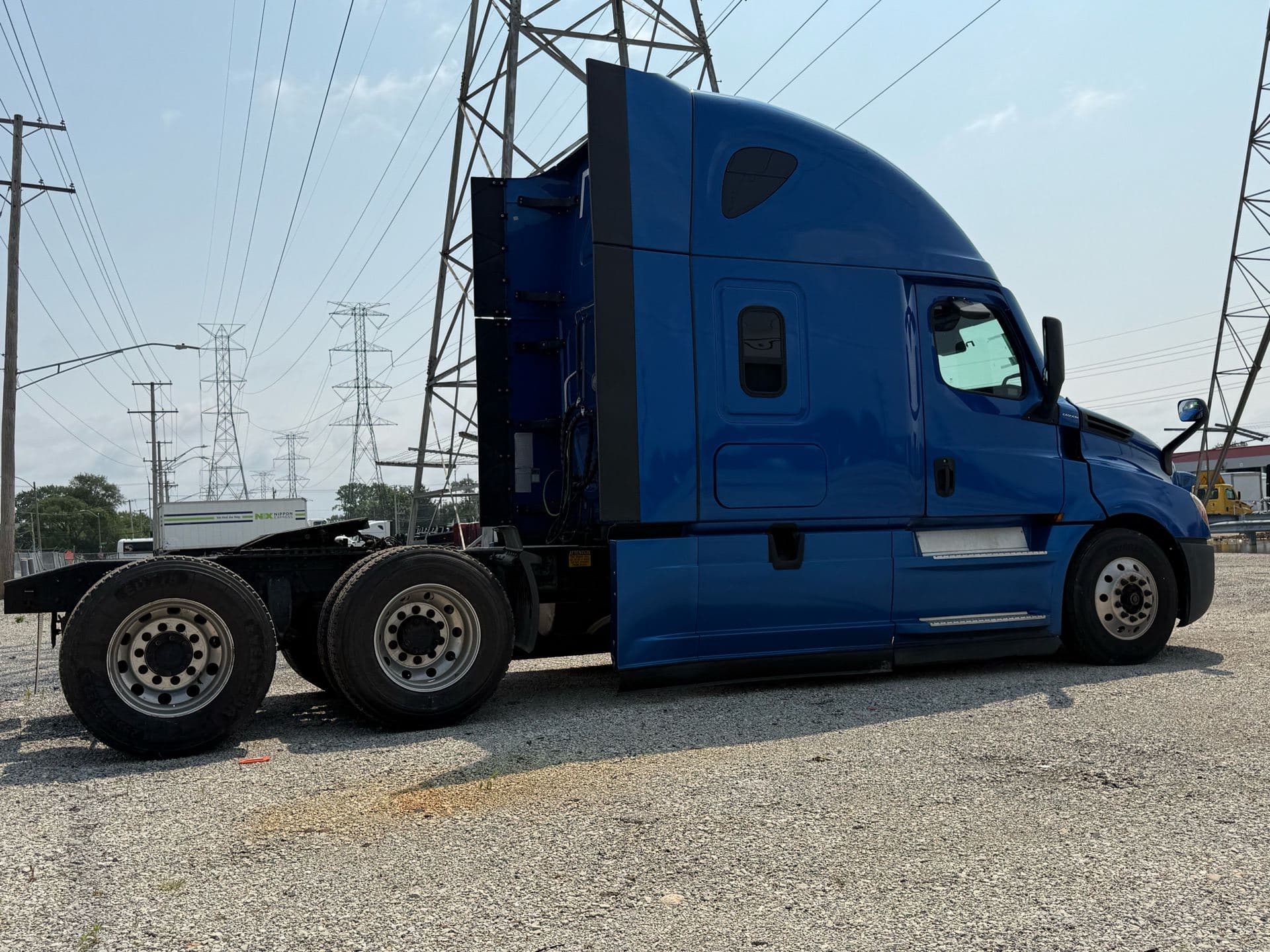 2022 Freightliner - 417k - 13k Hours - 455 HP image 9