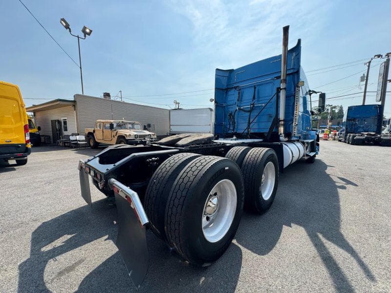 2012 Volvo VNL image 63