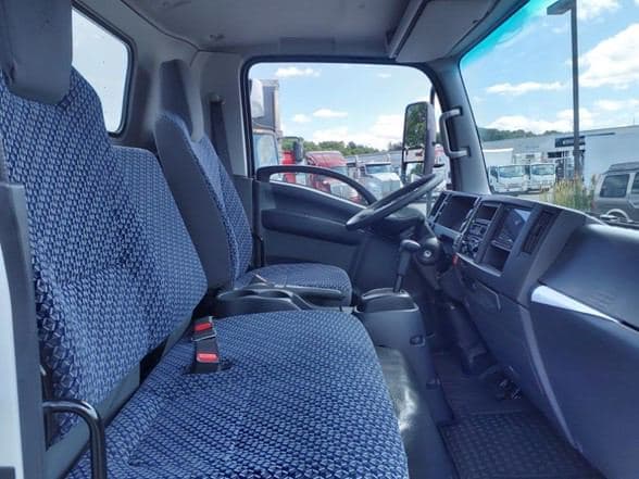 2025 Isuzu NRR image 19