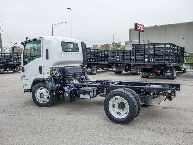 2025 Chevrolet 4500 HD LCF Diesel Base image 5