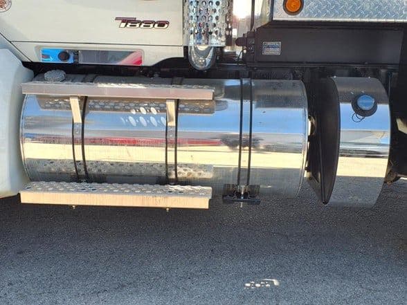 2026 Kenworth T880 image 13