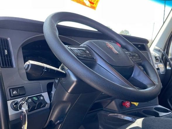 2026 Kenworth T880 image 4