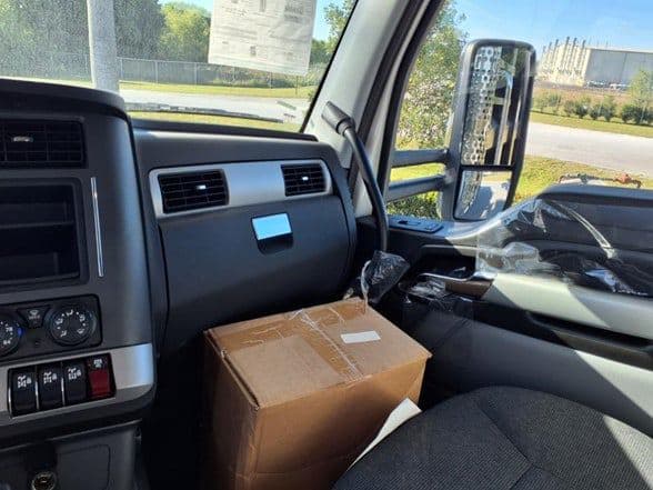 2025 Kenworth T880 image 15