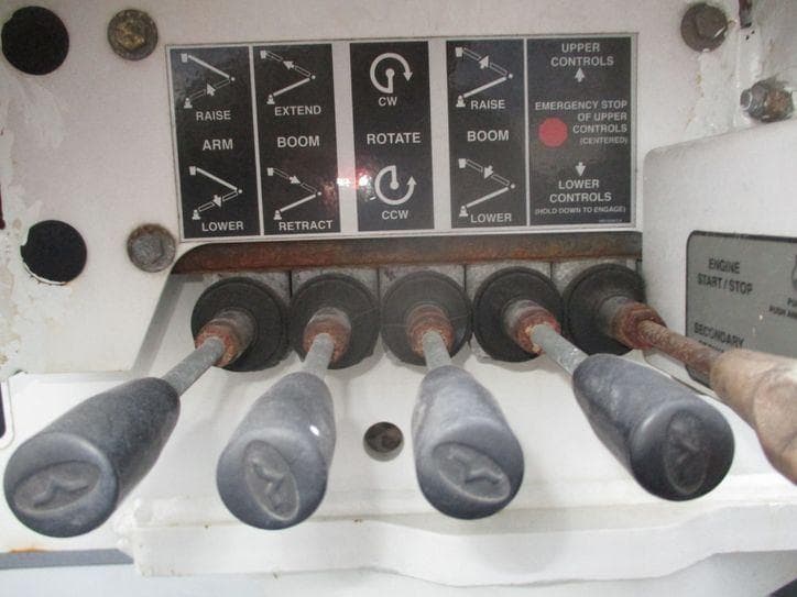 2017 Ford F-550 BUCKET TRUCK 92K MILES image 27