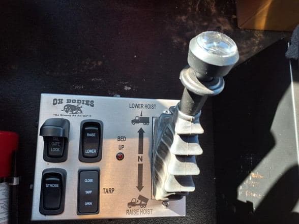 2025 Kenworth T880 image 30