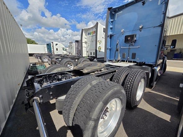 2023 Kenworth T680 image 7