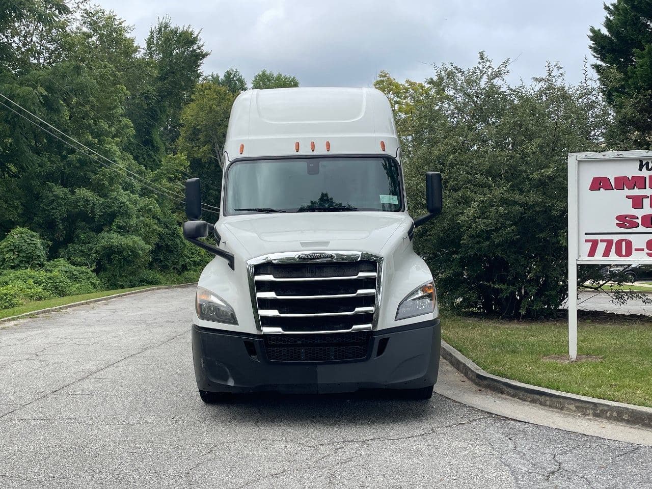 2019 Freightliner Cascadia 126 image 8