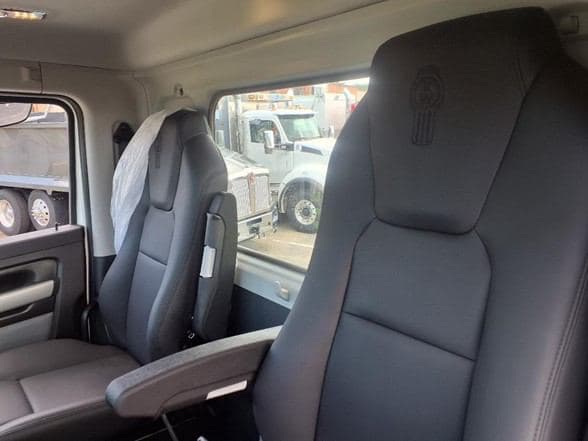 2026 Kenworth T880 image 20