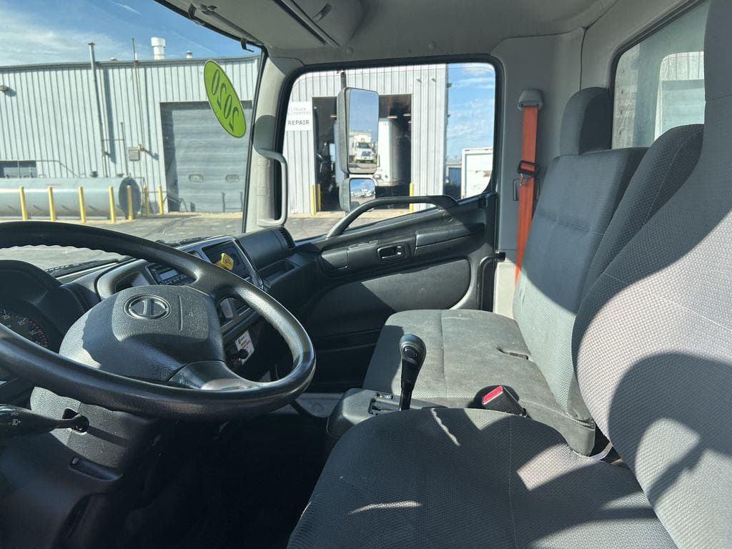 2020 Hino 338 image 11