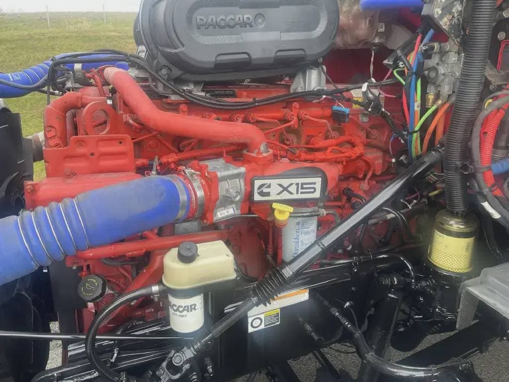 2023 Peterbilt 579 image 4