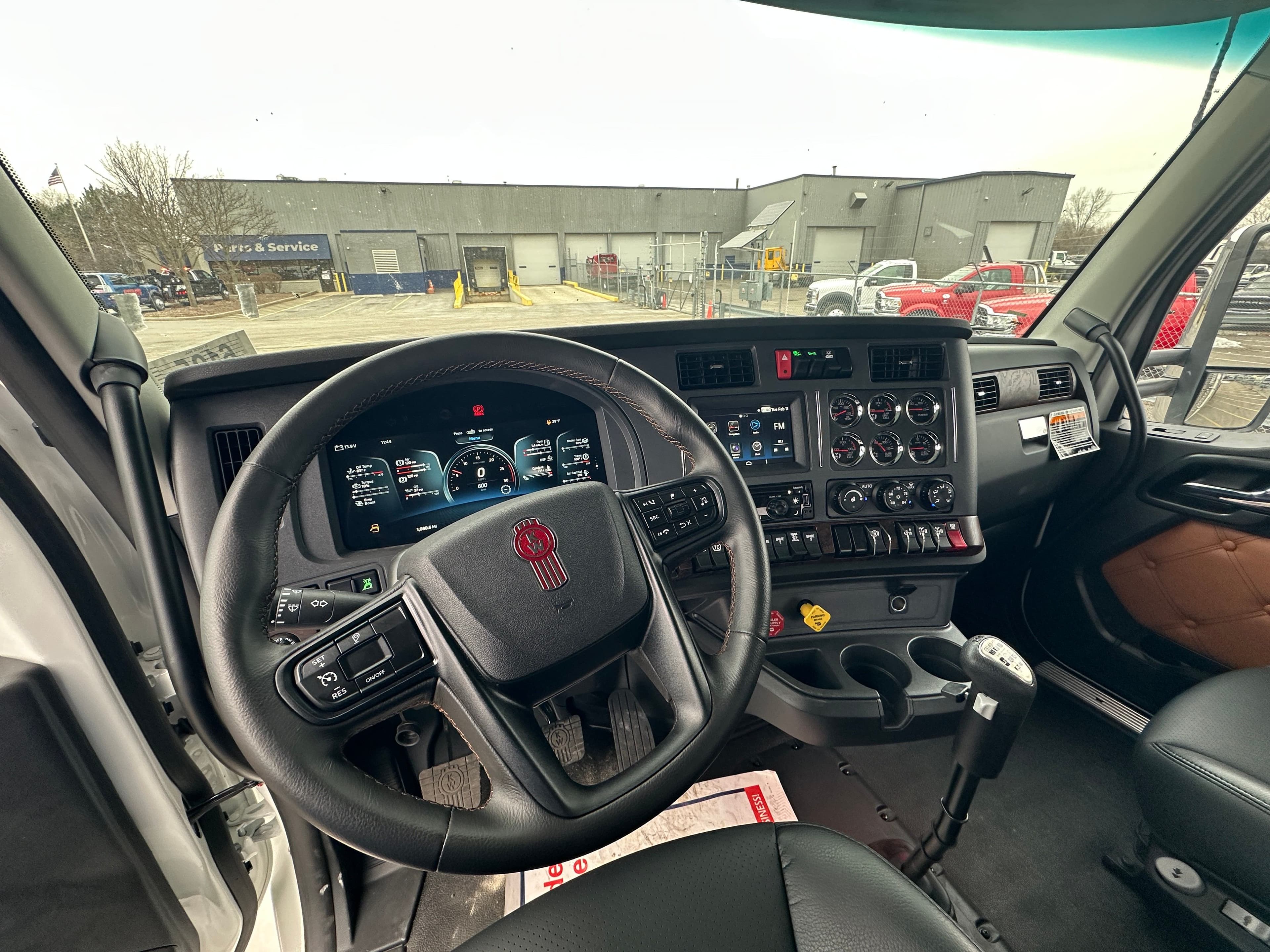 2025 Kenworth T880 with a Century 7035 image 26