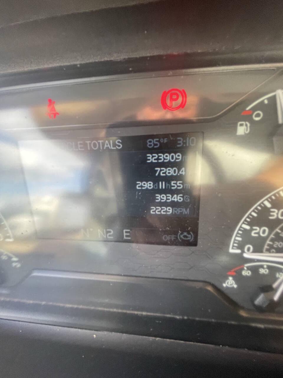 2022 Volvo VNL image 23