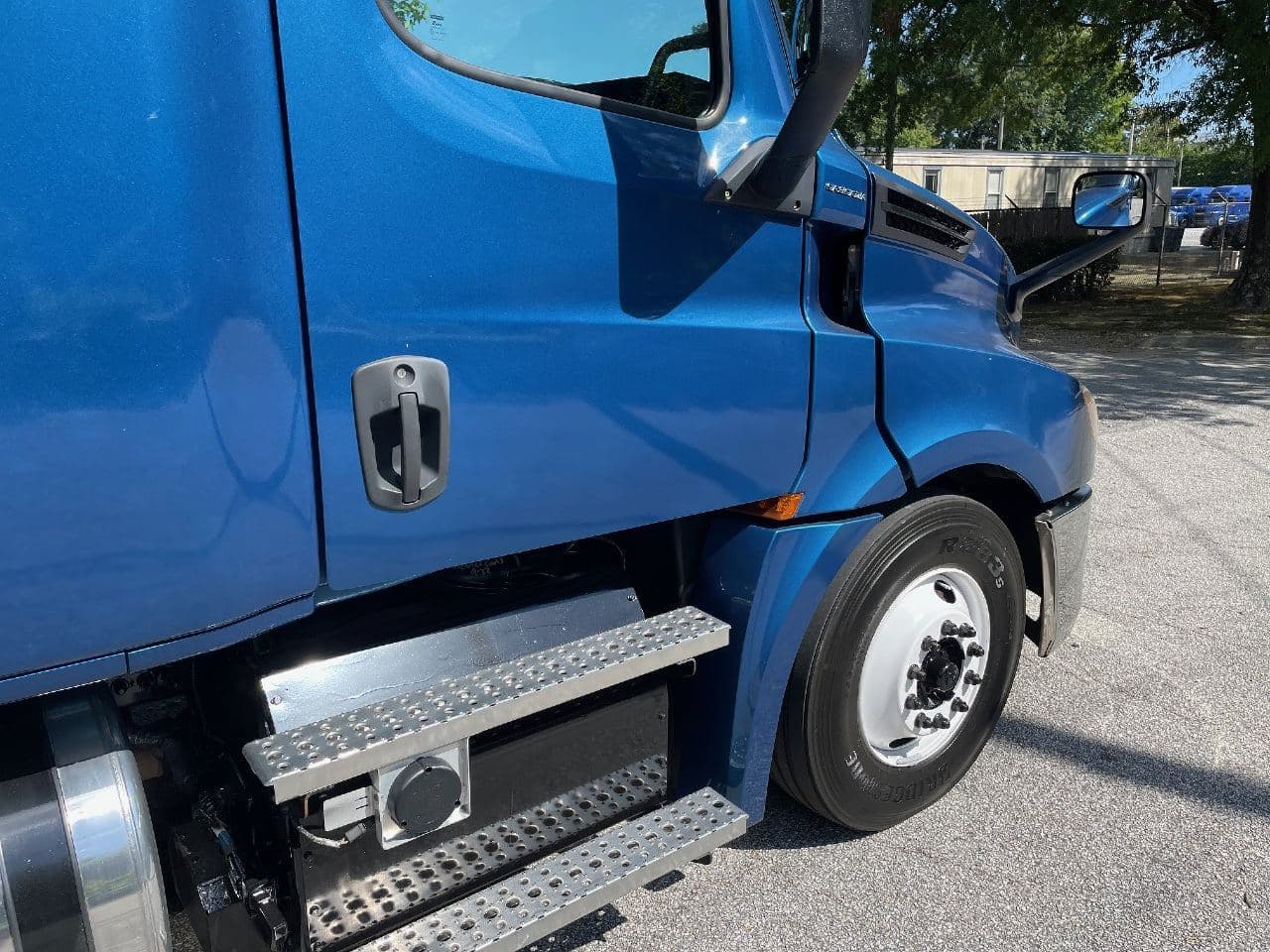 2020 Freightliner Cascadia 126 image 15