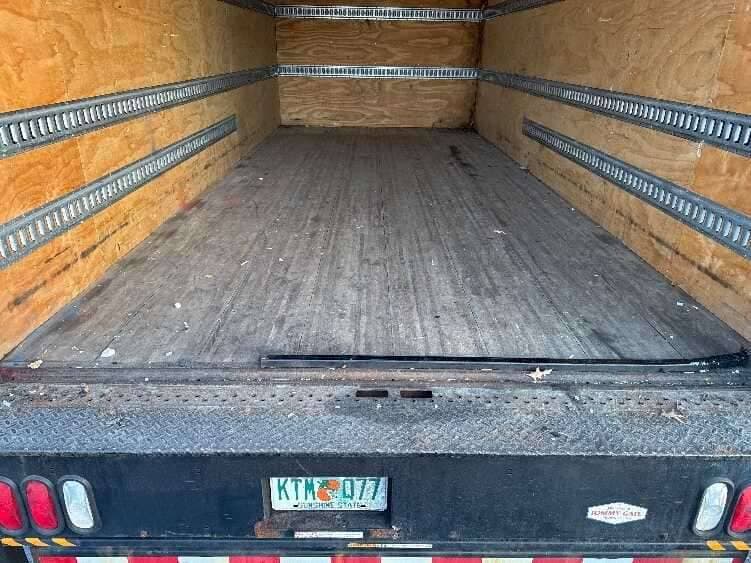 2017 MITSUBISHI FUSO FEC72S image 9